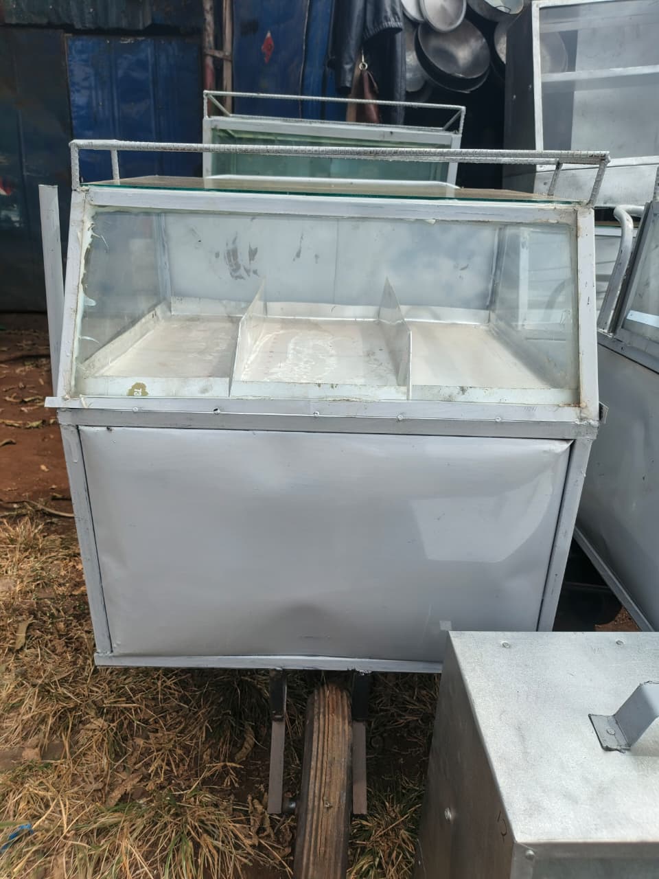 Big Egg / Smokie Trolley 🔥
Take your street vending business to the next level with this heavy-duty Big Egg & Smokie Trolley—built for speed, convenience, and maximum sales.

Key Features:
⭐ Large ca