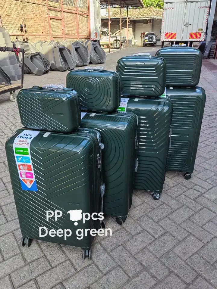 4-in-1 JAZZ POWER PP Rubber Suitcase – Durable, Secure, and Complete
Travel smart with the 4-in-1 JAZZ POWER PP Rubber Suitcase set, designed for style, durability, and security. Made from premium PP