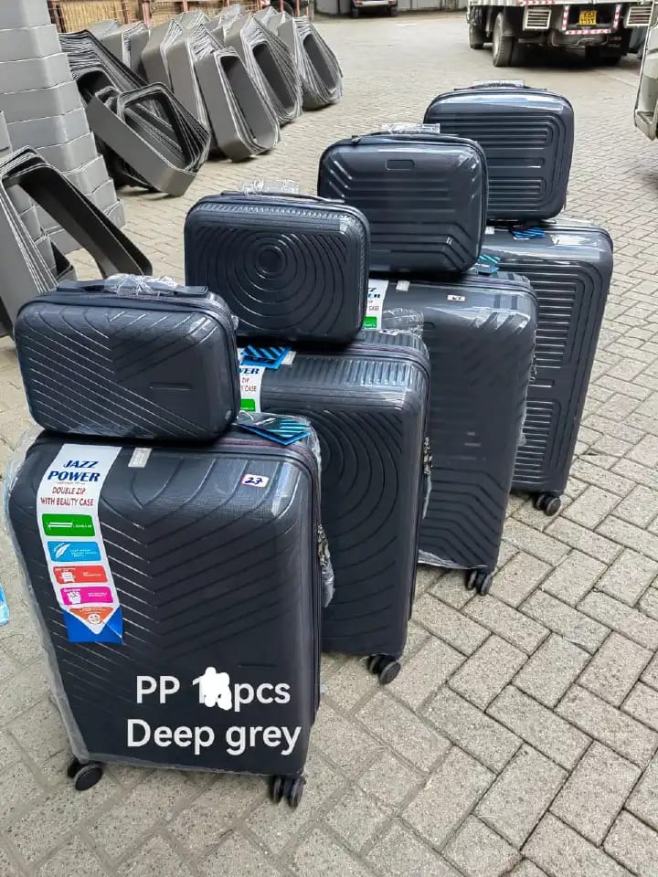 4-in-1 JAZZ POWER PP Rubber Suitcase – Durable, Secure, and Complete
Travel smart with the 4-in-1 JAZZ POWER PP Rubber Suitcase set, designed for style, durability, and security. Made from premium PP