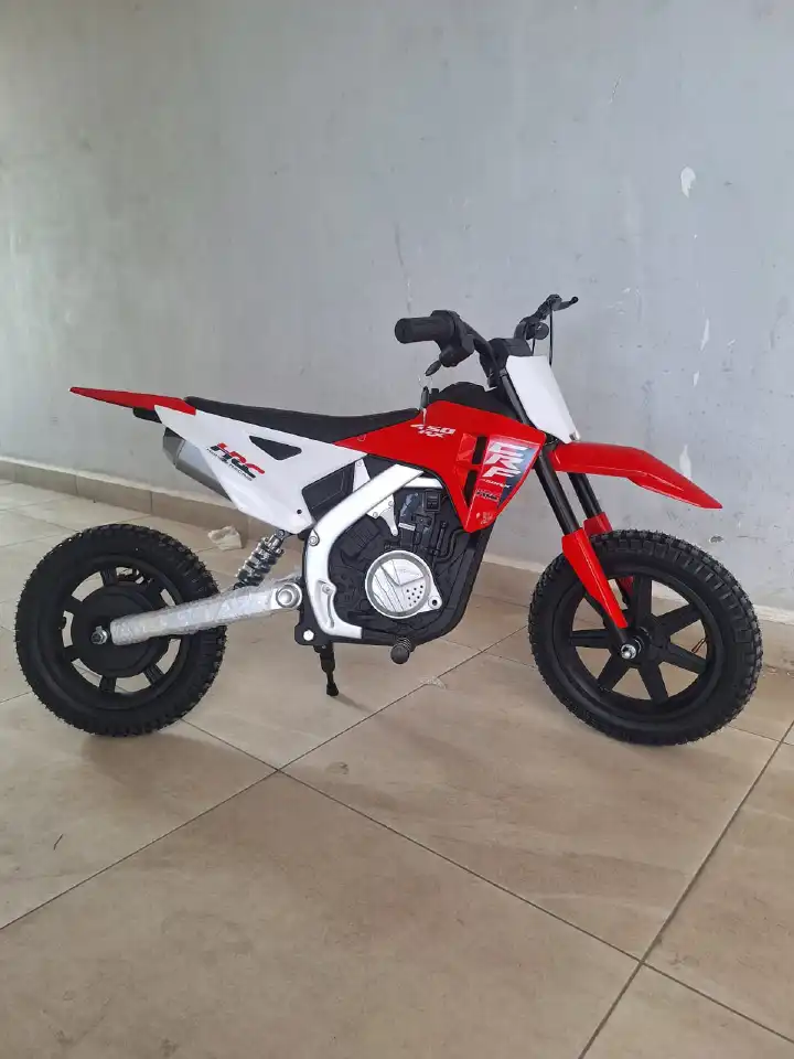 KIDS ELECTRIC MOTORBIKE – Power, Fun & Adventure for Ages 7+!
Let your child experience the thrill of riding with this Electric Motorbike, designed for safety, durability, and endless outdoor exciteme