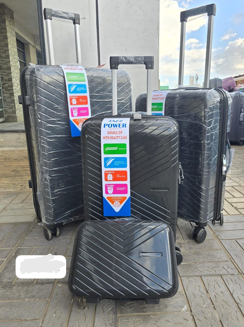 4-in-1 JAZZ POWER PP Rubber Suitcase – Durable, Secure, and Complete
Travel smart with the 4-in-1 JAZZ POWER PP Rubber Suitcase set, designed for style, durability, and security. Made from premium PP