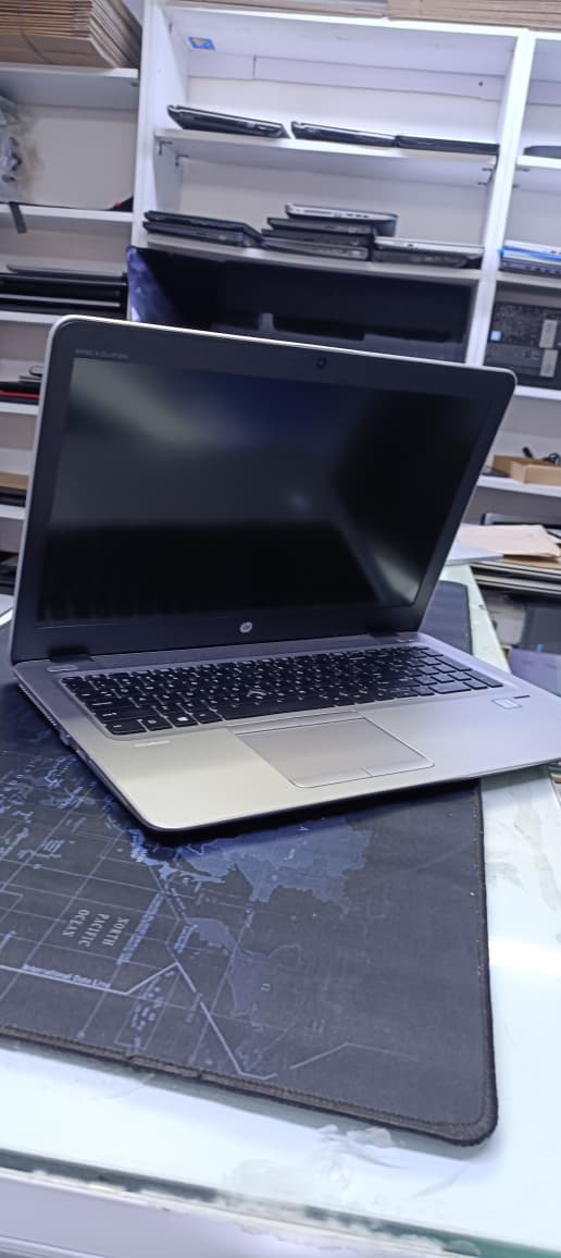 Smooth performance for everyday tasks Hp elitebook 840 g3 6th generation  8gbram 256gbssd silver
SSD storage means fast boot-ups and quick file access