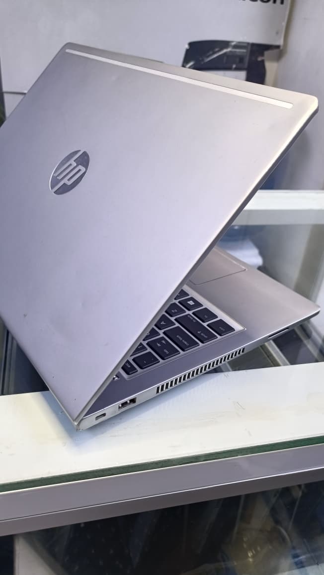 REFURBLISHED HP PROBOOK 445 G7 AMD RYZEN 3(4300 RADEON GRAPHIC) 8GBRAM 256GBSSD
Good performance for everyday use browsing, Office, video streaming
SSD makes the system feel responsive
Compact 14″
