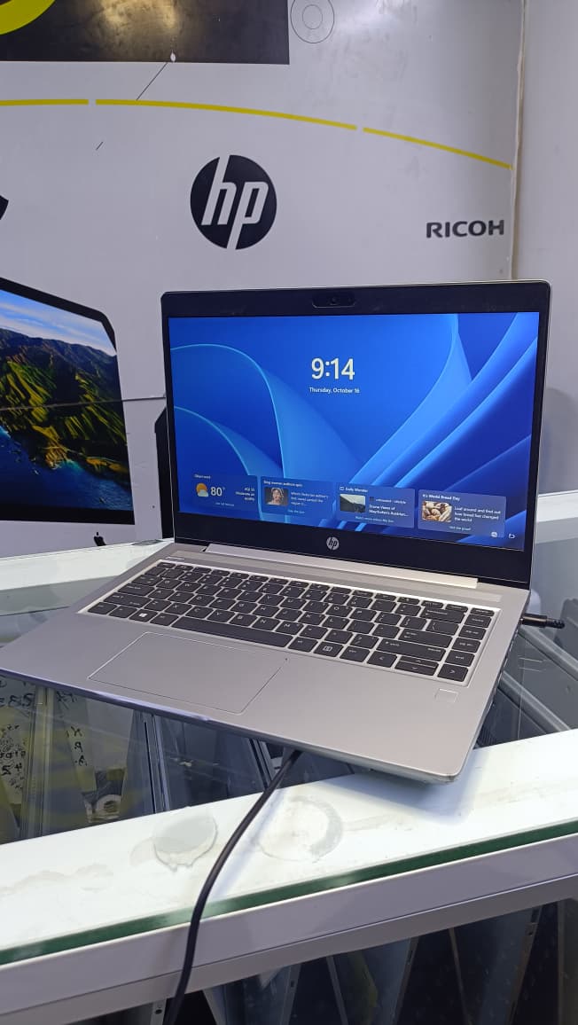 REFURBLISHED HP PROBOOK 445 G7 AMD RYZEN 3(4300 RADEON GRAPHIC) 8GBRAM 256GBSSD
Good performance for everyday use browsing, Office, video streaming
SSD makes the system feel responsive
Compact 14″