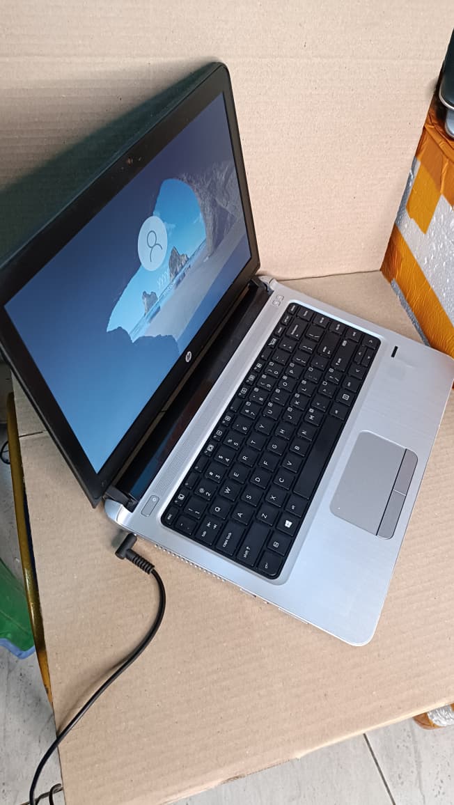 HP PROBOOK 430 G3 COI5 6TH RATION 8GBRAM 256GBSSD BLACK WITH HDMI PORT
It’s a reliable, affordable workhorse with a good mix of performance, storage speed, and connectivity — especially common in refu