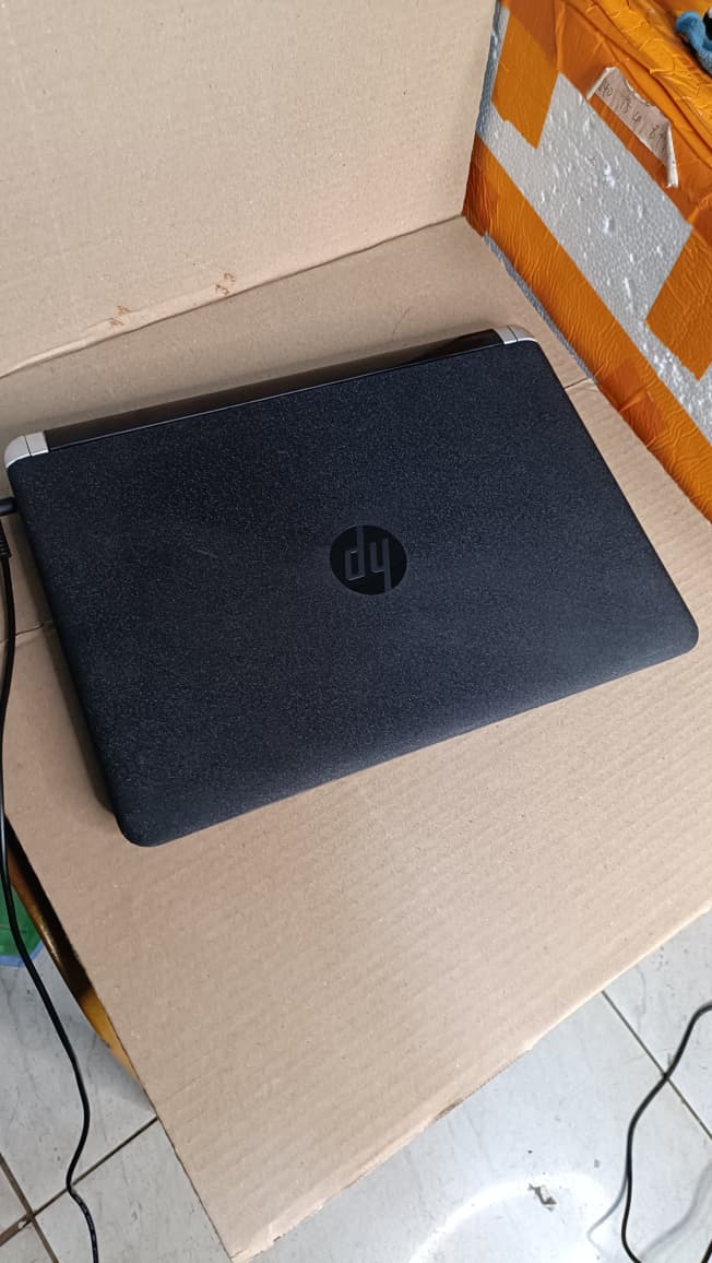 HP PROBOOK 430 G3 COI5 6TH RATION 8GBRAM 256GBSSD BLACK WITH HDMI PORT
It’s a reliable, affordable workhorse with a good mix of performance, storage speed, and connectivity — especially common in refu