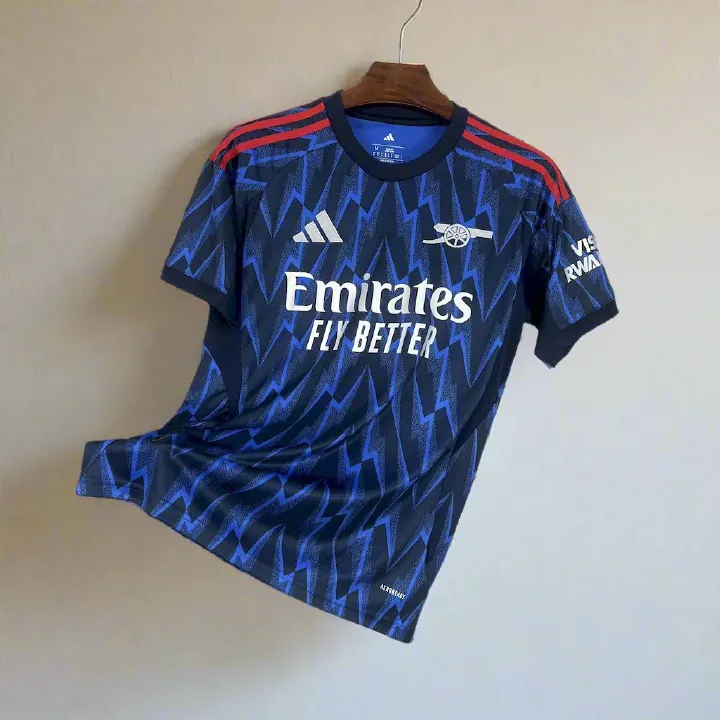 Arsenal 25/26 dark blue third jersey. Lightweight, breathable, quick-dry material. Ideal for football, training, gym, and casual wear. Durable premium kit.