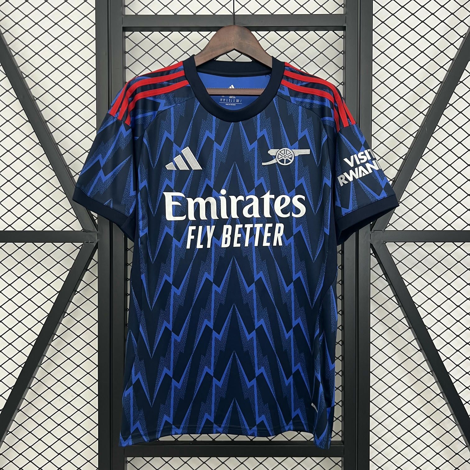 Arsenal 25/26 dark blue third jersey. Lightweight, breathable, quick-dry material. Ideal for football, training, gym, and casual wear. Durable premium kit.