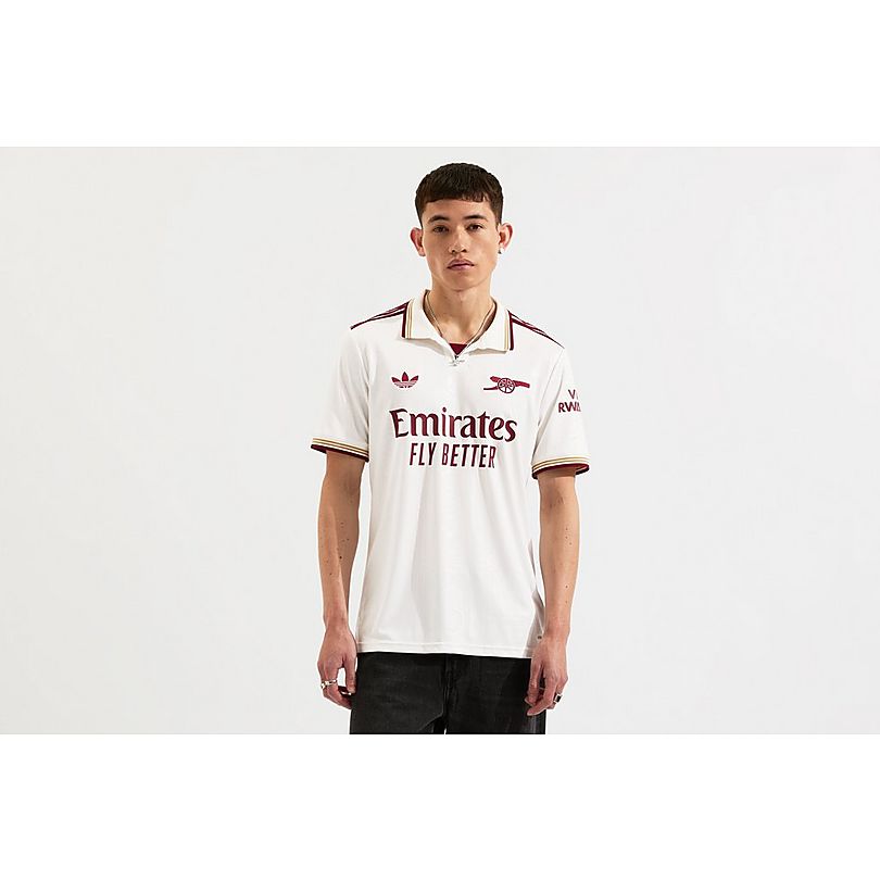 Arsenal 25/26 away white jersey. Lightweight, breathable, and sweat-wicking. Perfect for football, gym, training, and casual wear. Premium quality & comfort.