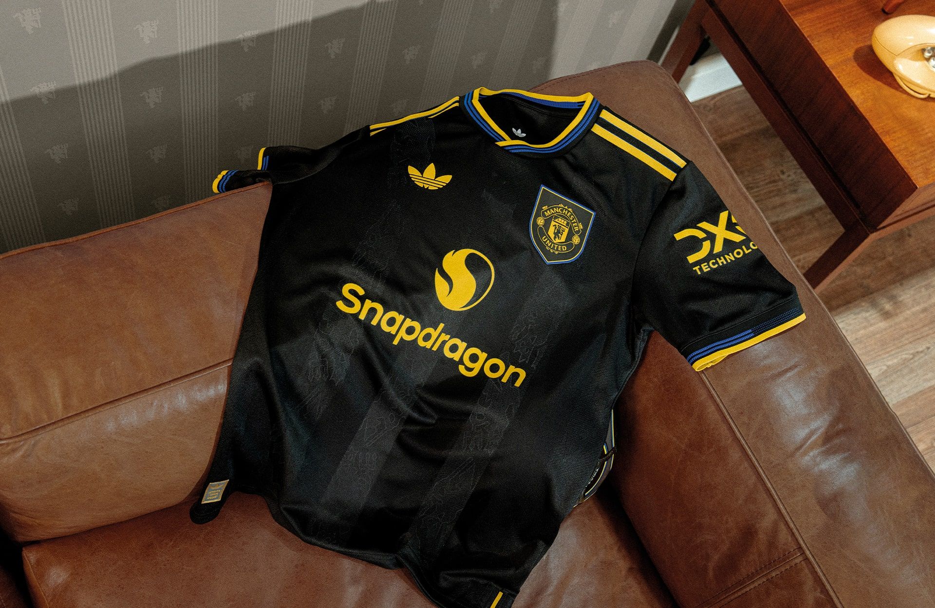 Manchester United 25/26 Black Away Jersey – Premium Quality Football Kit, Breathable Quick-Dry Fan Shirt