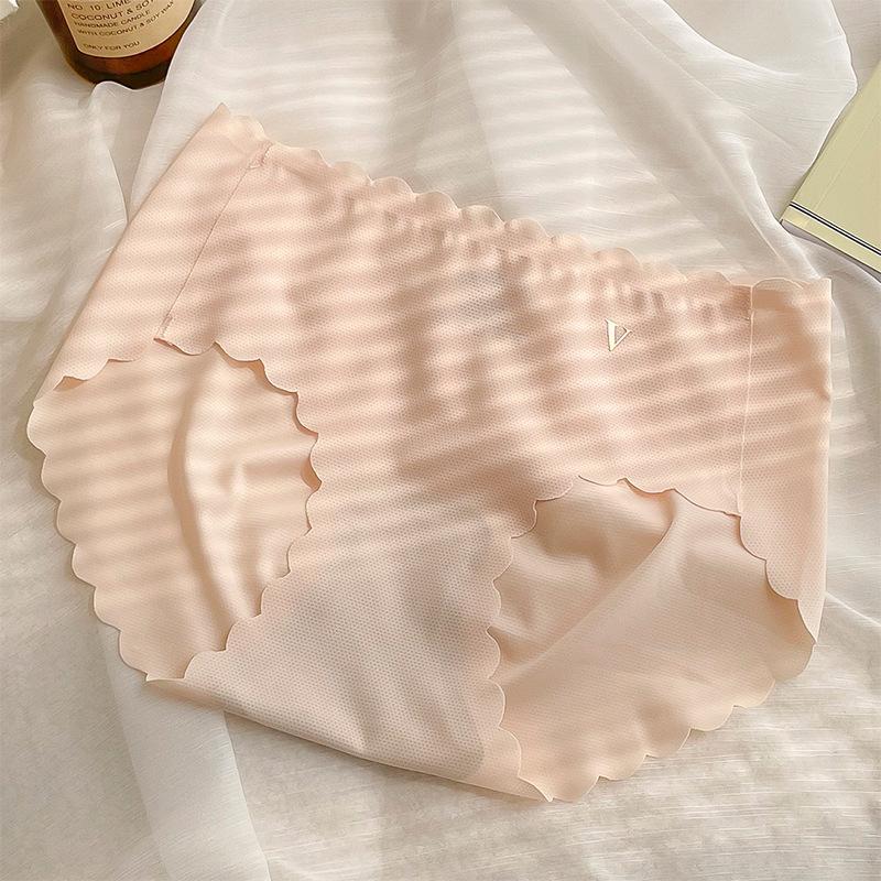 🌟 Premium Comfort!!! 6PCS Seamless Polyester-Cotton Panty – Soft Stretch Breathable Everyday Wear