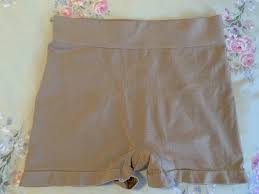 🔥 NEW HOT ARRIVAL!!! 3PCS Seamless Hotpant Biker Shorts for Women – Soft Stretch Sexy Bikini Style Comfort Wear