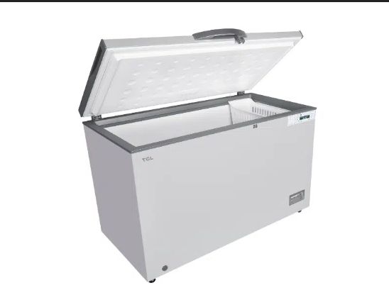 TCL 400L Chest Freezer | F400CF Energy saving, deep Freezer, efficient. adjustable shelves with lockable Lid