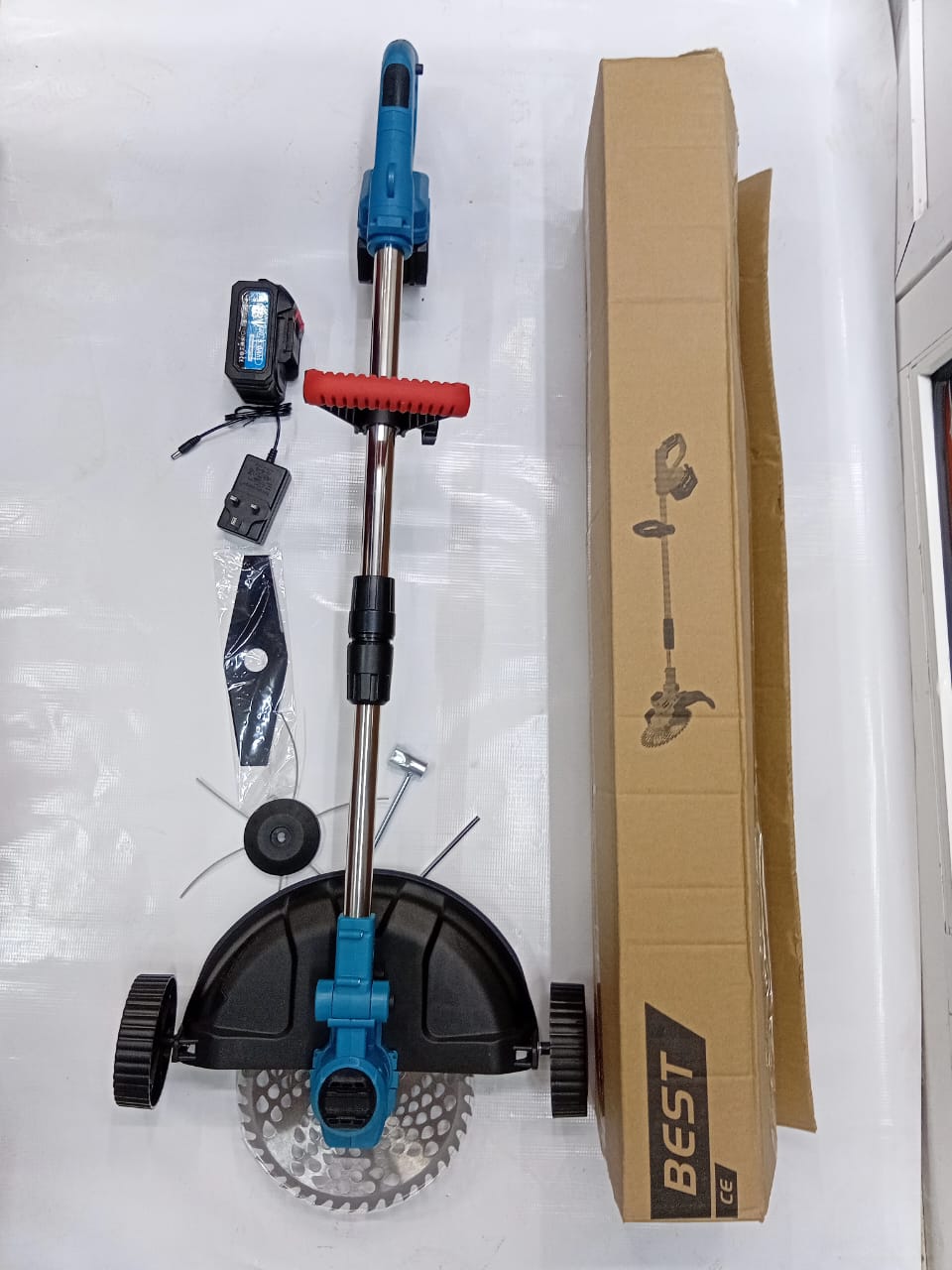 Cordless Brush Cutter 9 inches 198v two batteries  and accessories