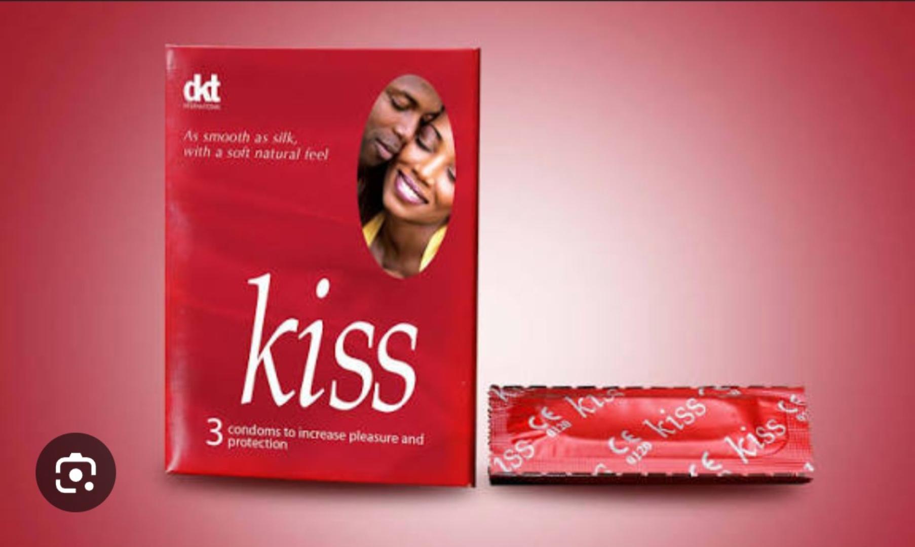 KISS STRAWBERRY CONDOMS PACKS OF 24×3