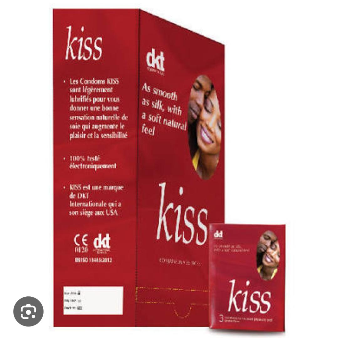 KISS STRAWBERRY CONDOMS PACKS OF 24×3