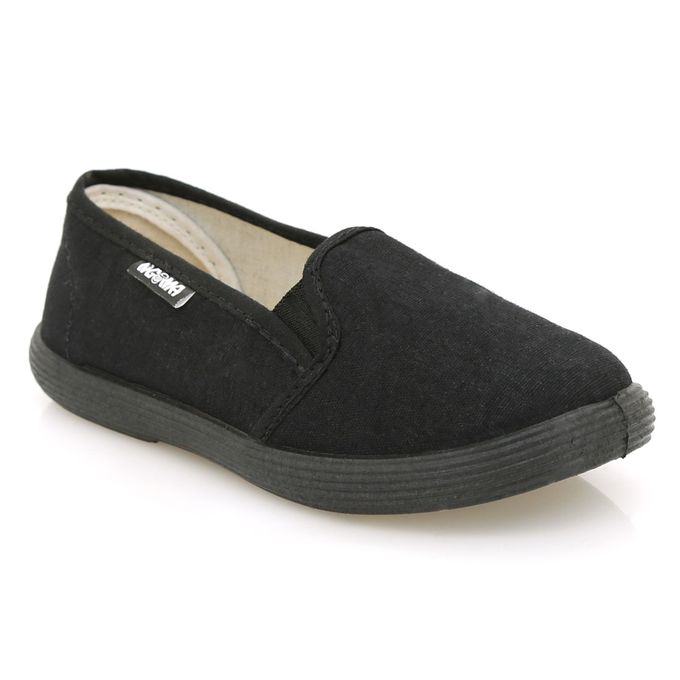 OFFER Offer New arrival Bata Ngoma Brand kids Ngoma Comfortable Rubbers Shoes For Indoor And Outdoor comfortable and lightweight for everyday walk . Cute simple kids shoes now on offer black colour.