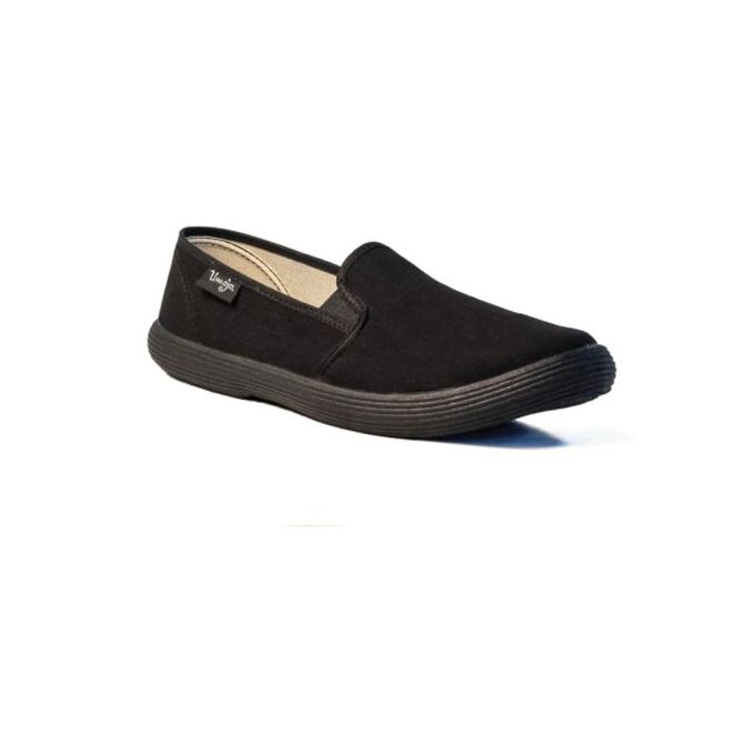 OFFER Offer New arrival Bata Ngoma Brand kids Ngoma Comfortable Rubbers Shoes For Indoor And Outdoor comfortable and lightweight for everyday walk . Cute simple kids shoes now on offer black colour.
