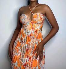 Women Maxi Dress Summer Beach Dress Elegant Pleated Halter Neck Long Dress Casual Vacation Party Evening Ladies Fashion Flowy Maxi Gown Lightweight Comfortable Stylish Female Wear