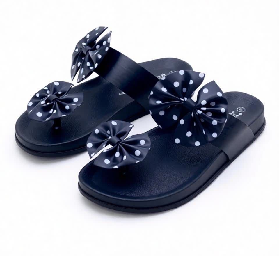 Women Black Flat Slide Sandals with Polka Dot Bow, Comfortable Open Toe Casual Slippers Soft Sole Summer Beach Fashion Shoes for Ladies.