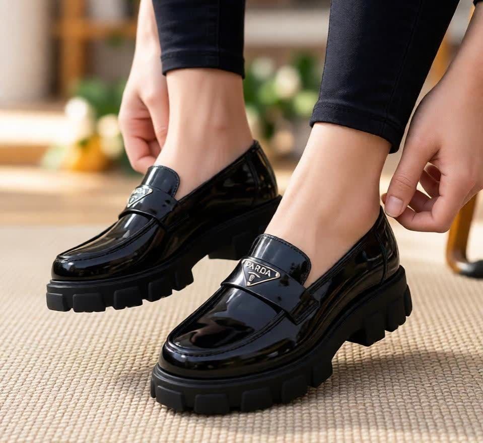 PAROA Women’s Black Glossy Patent Leather Chunky Platform Loafers Slip-On Shoes with Thick Lug Sole, Round Toe, Comfortable Cushioned Insole for Office, Casual and Fashion Wear