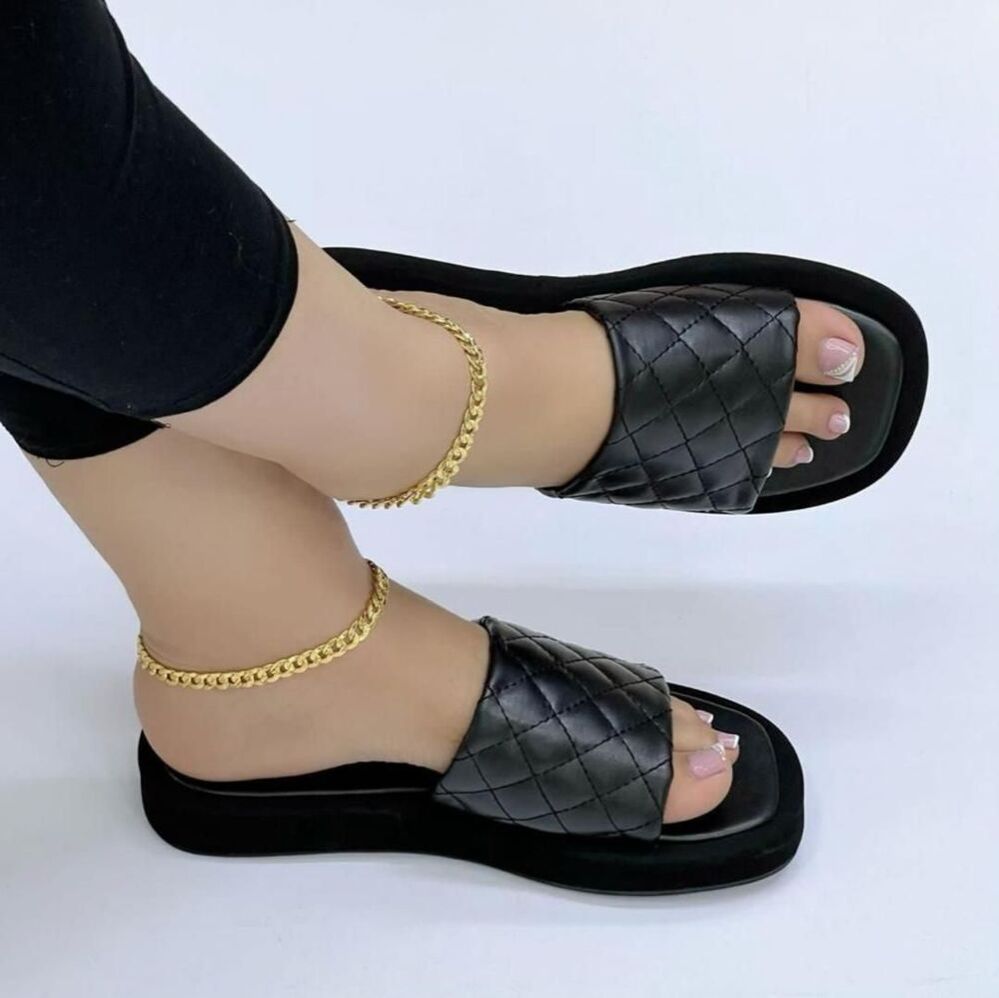 Women’s Quilted Slide Sandals Stylish Soft Flat Slippers, Open Toe Casual Fashion Slides for Ladies, Lightweight Comfortable Indoor & Outdoor Slip-On Sandals Trendy Summer Footwear (Black,White,beige)