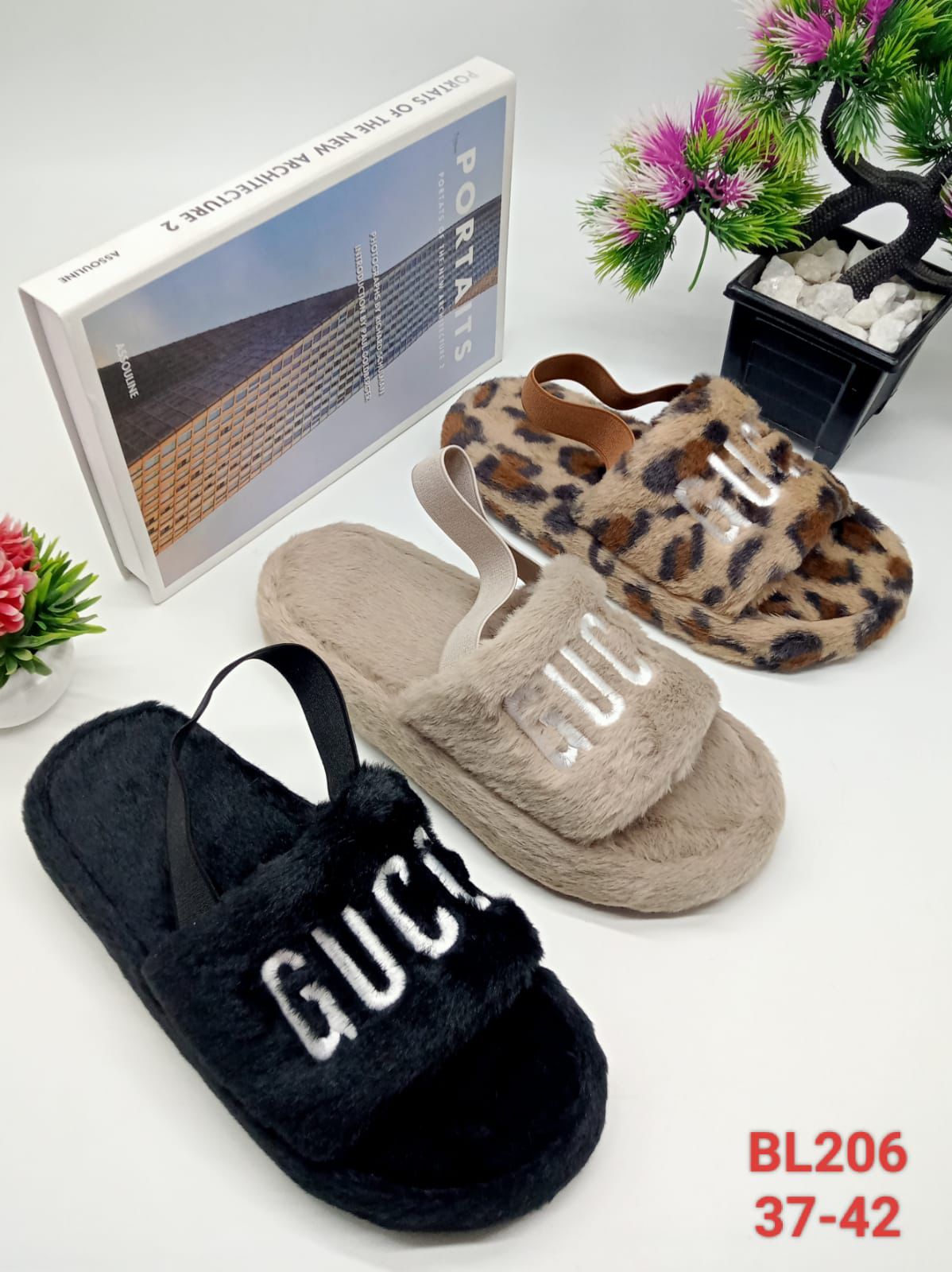 Luxury Women’s Faux Fur Slide Slippers Soft Warm Plush Sandals with Elastic Back Strap, Fashion Design Cozy Indoor & Outdoor Slides for Ladies Winter Comfort Slippers (Black, Beige, Leopard print)   .