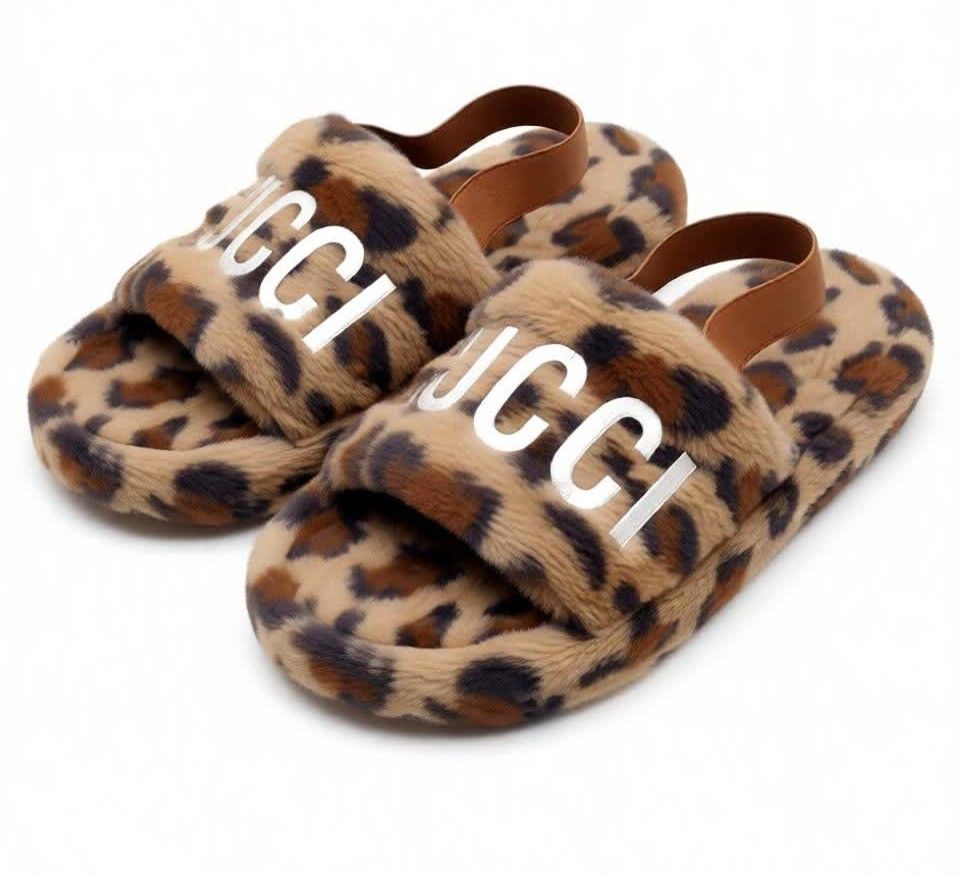 Luxury Women’s Faux Fur Slide Slippers Soft Warm Plush Sandals with Elastic Back Strap, Fashion Design Cozy Indoor & Outdoor Slides for Ladies Winter Comfort Slippers (Black, Beige, Leopard print)   .