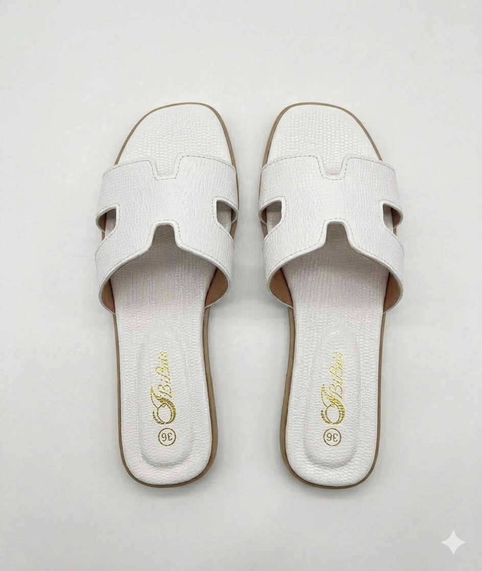 Women Summer Flat Slide Sandals Comfortable Open Toe Slip-On Slippers for Ladies Lightweight Casual Indoor Outdoor Fashion Slides Soft Sole Beach Home Bathroom Non-SlipTrendy Minimalist Women sandals.