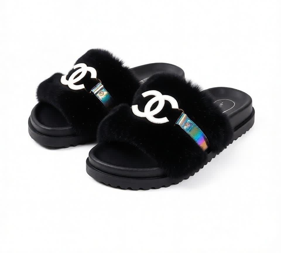 OFFER! New Women’s Stylish Fluffy Slides Soft Fur Slip-On Slippers with Luxury Metal Detail, Lightweight Comfortable Flat Sandals, Trendy Casual Indoor & Outdoor Slides for Everyday Wear (Sizes 37–42)