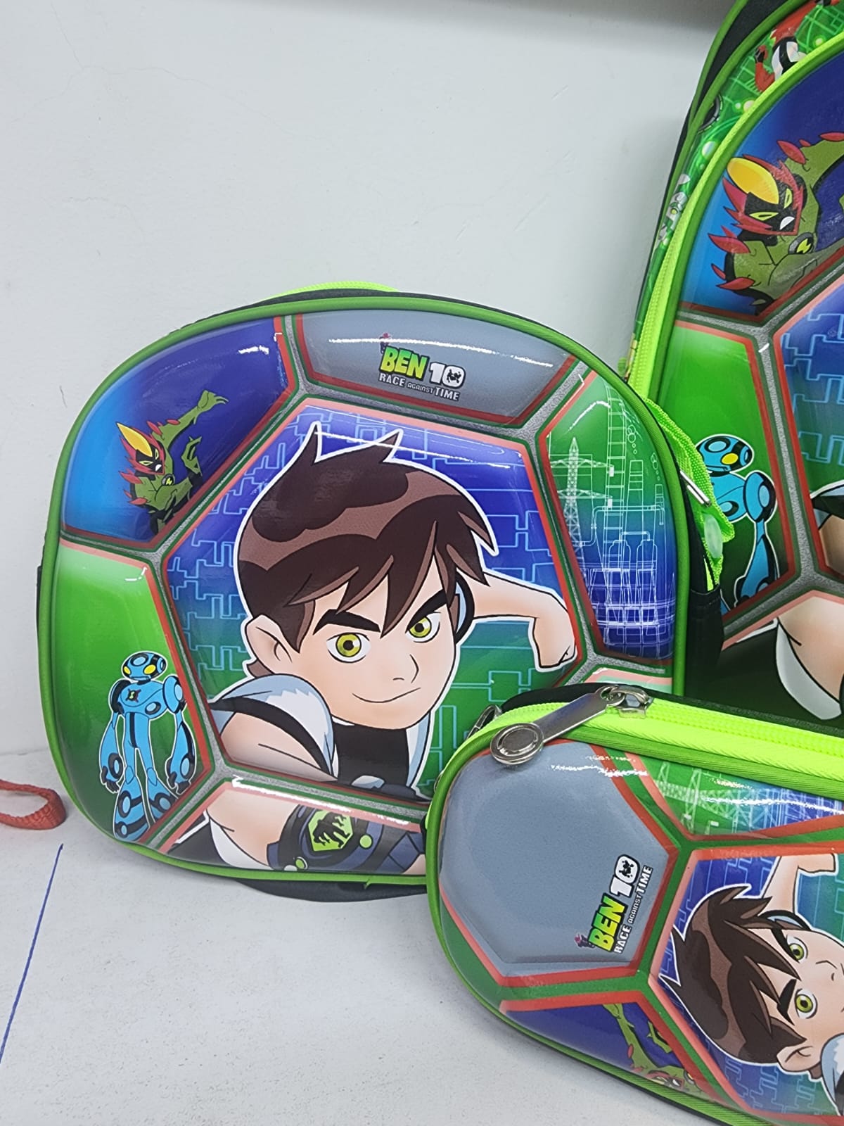 17 inch'' BEN 10 cartoon schoolbag {3Pcs with schoolbag, lunchBox, pencilset for preschool and Lower primary Colour Green)