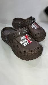 Summer Breathable Men's New Lightweight Soft Sole Hole-toed Shoes Men's Slippers Dual-purpose.