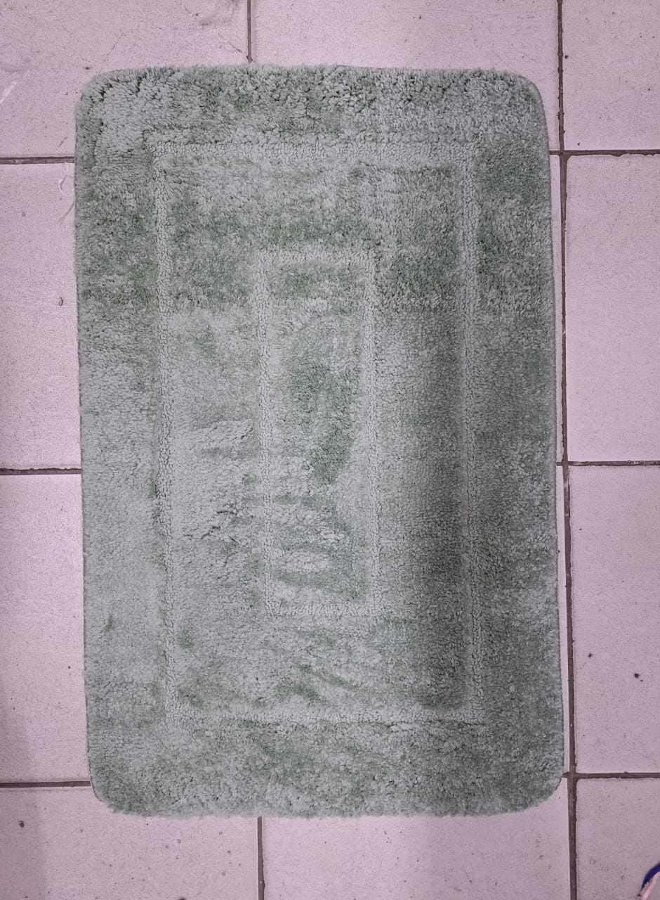 Flocking Mats Non-slip. Durable Soft Of The Feet. Size: 50x80cm This bathroom rug mat or door features extra soft and absorbent material for added comfort. Luxury material. Washing machine friendly