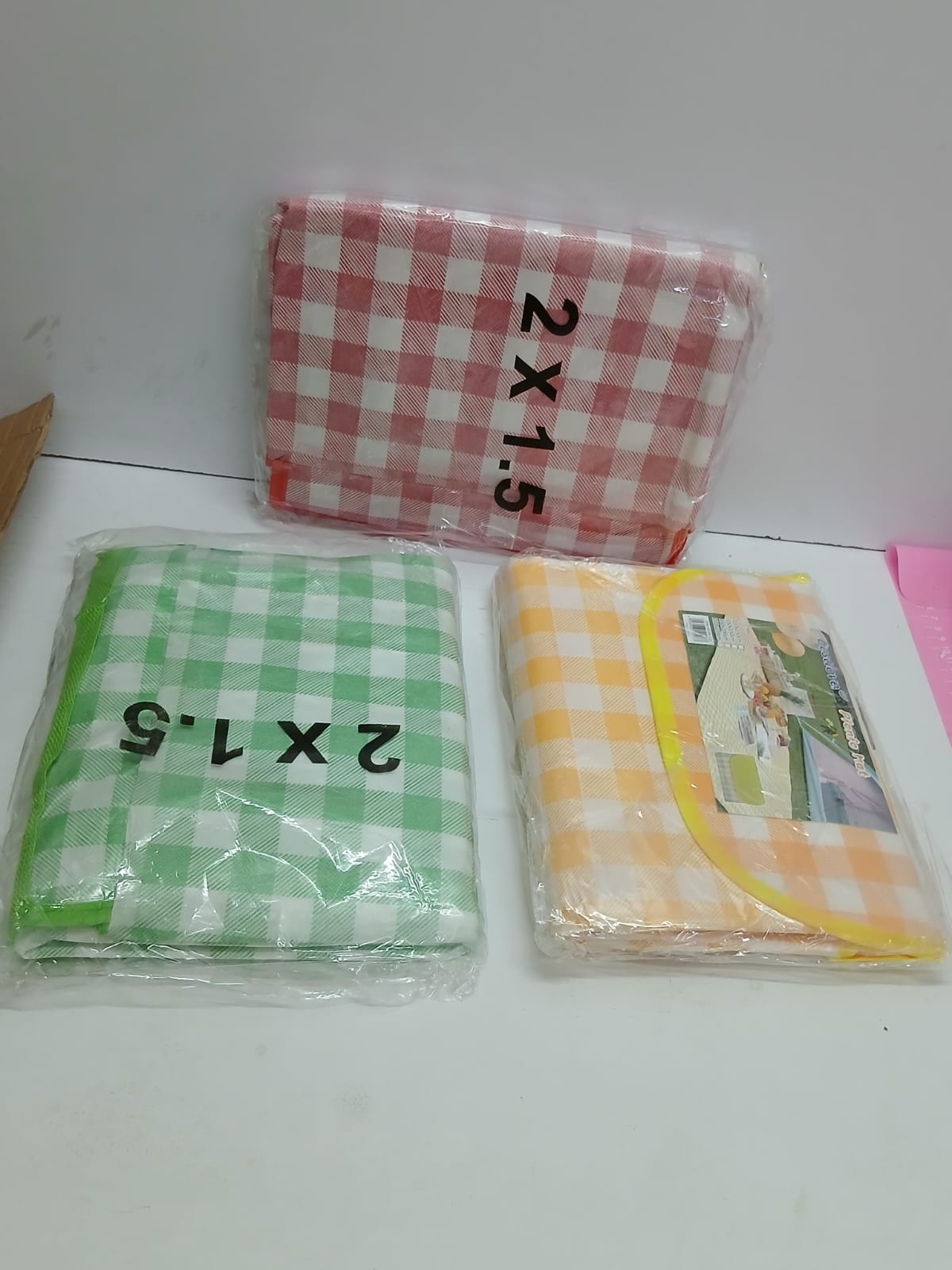 Waterproof Outdoor Picnic mat ✅Colours;, Yellow, Green and Red Capacity:150*200cm, Waterproof Beach Blanket, Tent, Meadow Mat, Outdoor Camping Floor Carpet,