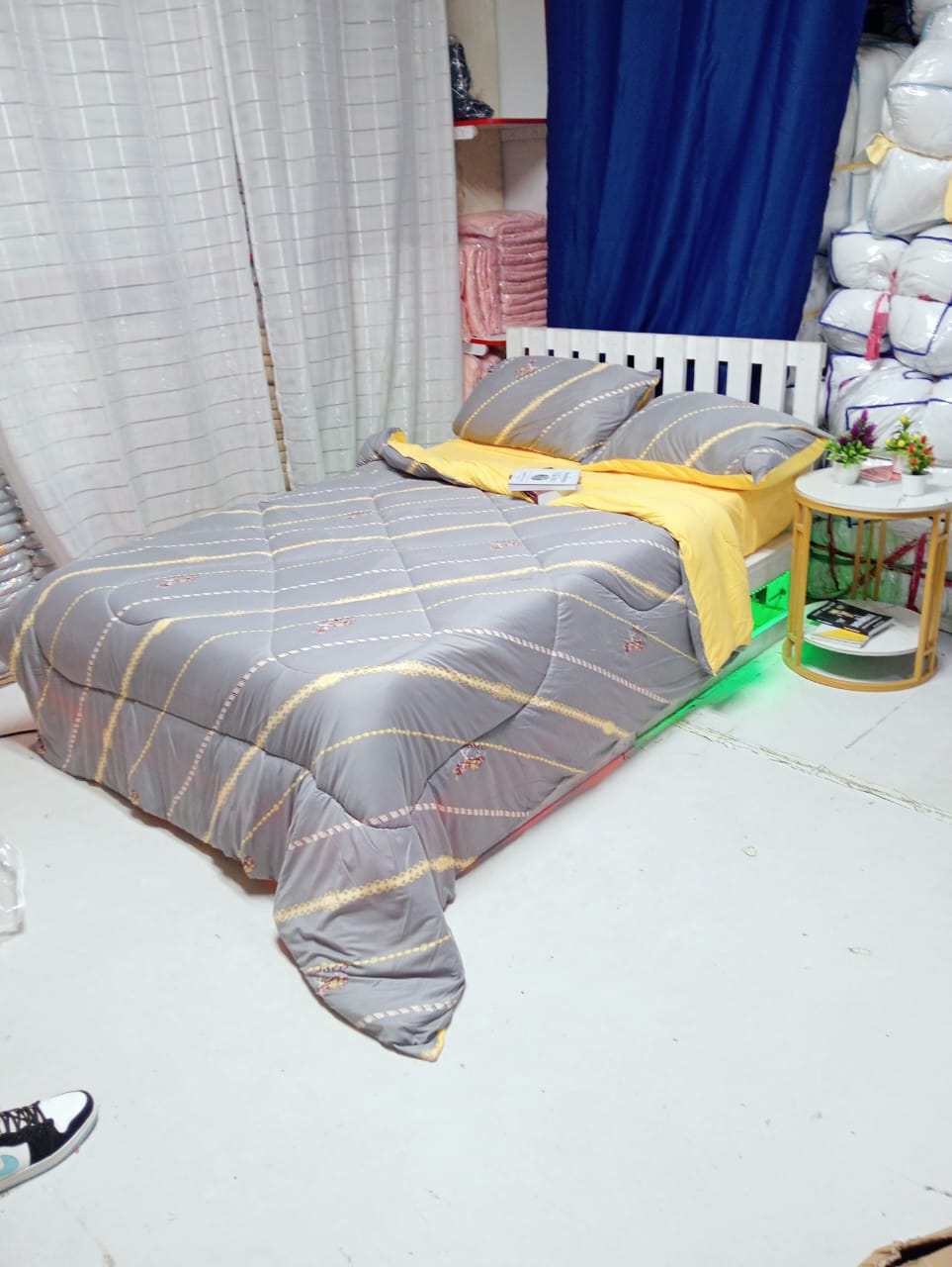 LYCRA Double Sided Cotton Duvet☑️Size:5×6/6×6 with 1 Duvet▫️1Bedsheet ▫️2pillowcases, washing machine friendly, colourful to suit all house themes