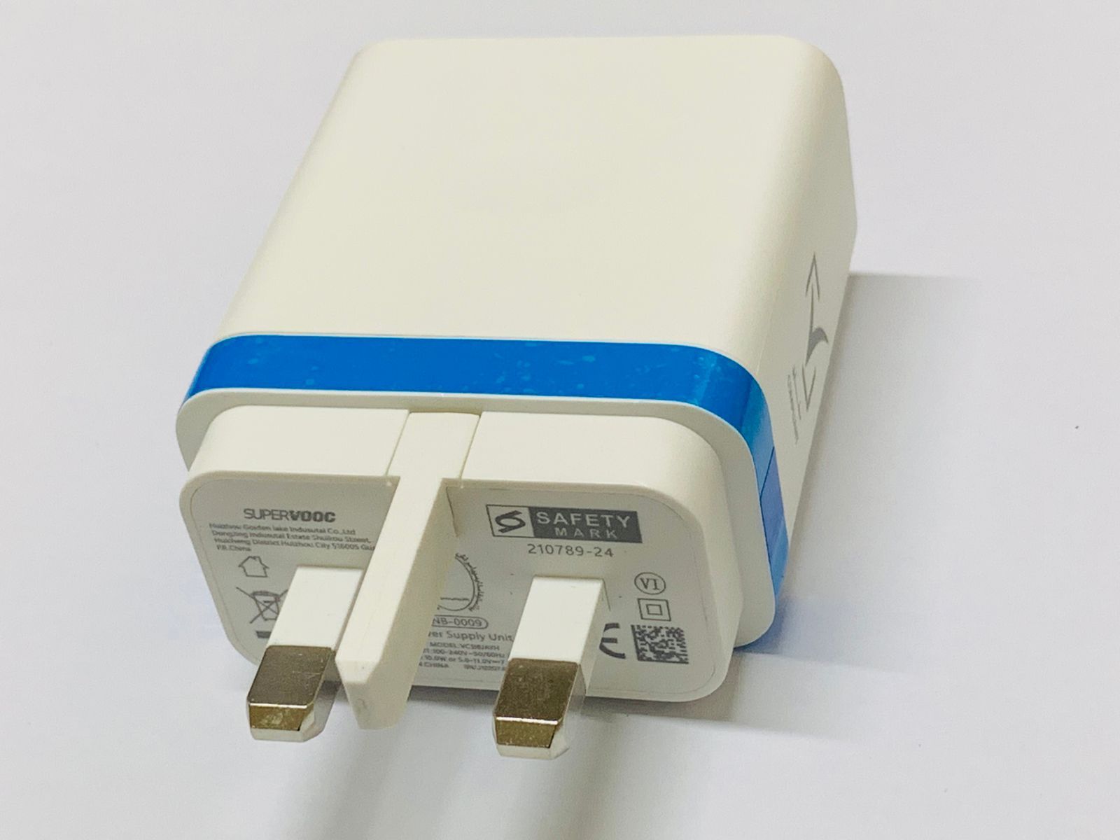 Original OPPO 80W VOOC Fast Charging Adapter. Super-fast, safe & stable charging for OPPO devices. Durable build. 30 Days Warranty included.