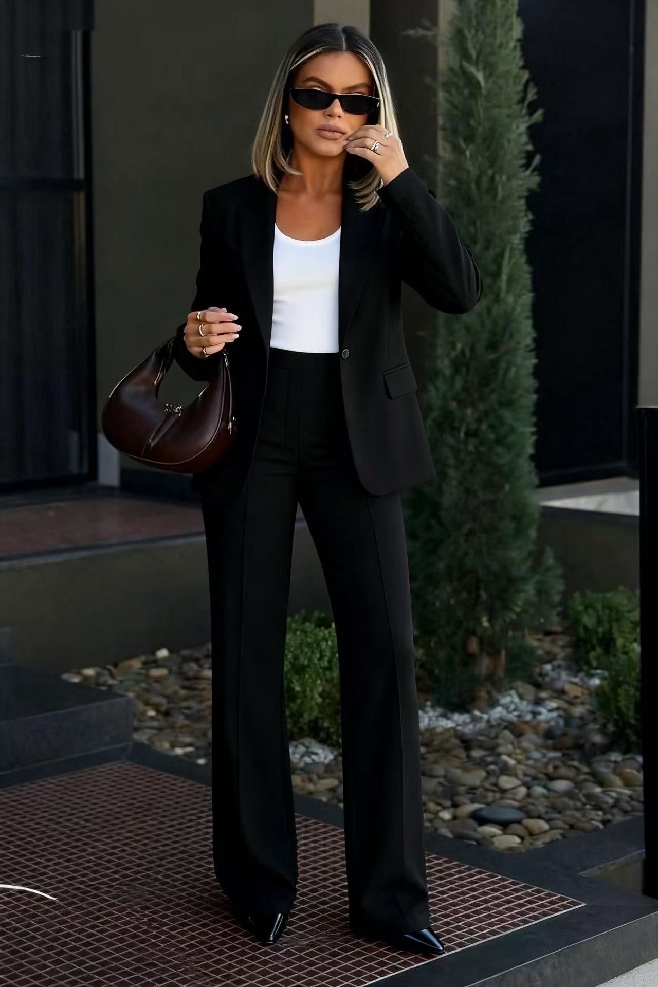 Elegant Women’s Two-Piece Suit –  Blazer & High-Waist Trousers Set, Office Wear / Formal Business Outfit