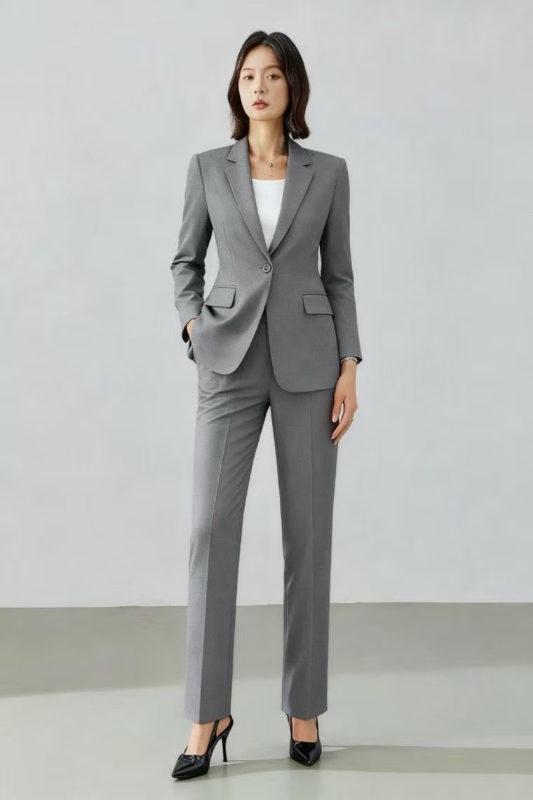 Elegant Women’s Two-Piece Suit –  Blazer & High-Waist Trousers Set, Office Wear / Formal Business Outfit