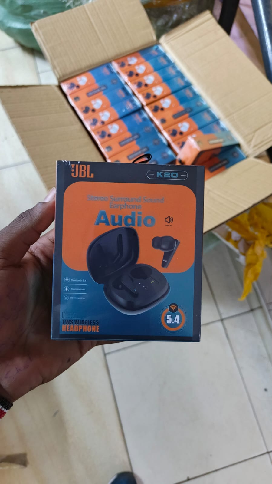 JBL K20 Wireless EarPods – Bluetooth Earbuds with Clear Sound, Comfortable In-Ear Fit, Built-In Microphone, Noise Reduction, Portable Charging Case, Long Battery Life for Music and Calls, On Offer 🎧✨