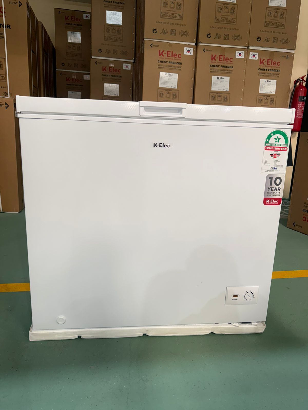 K-ELEC 200 Litres Vertical Chest Freezer KC25-KSW Energy Efficient Deep Freezer Perfect for Home & Business Use Fast Cooling Refrigerator + Free Fridge Guard