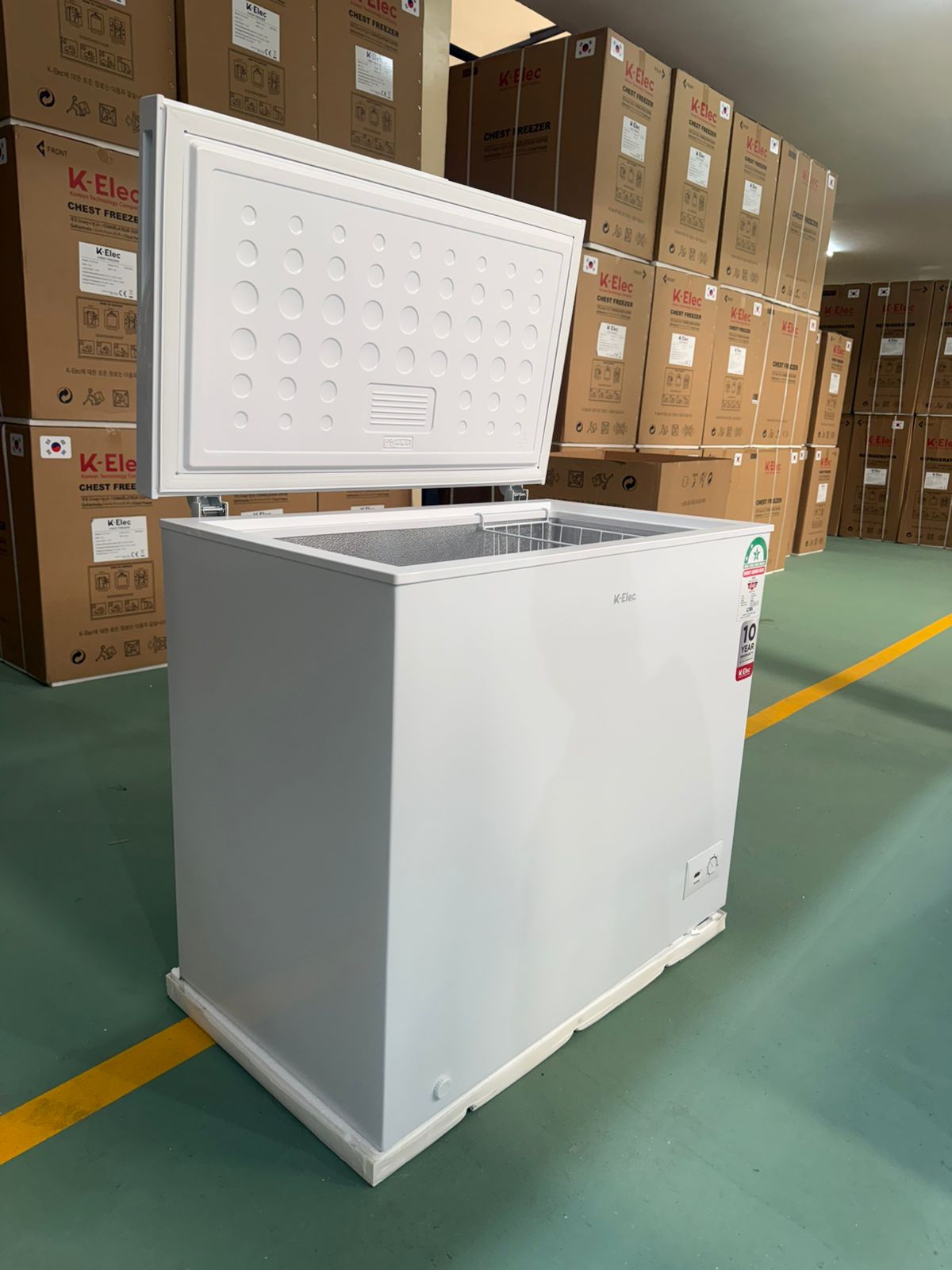 K-ELEC 200 Litres Vertical Chest Freezer KC25-KSW Energy Efficient Deep Freezer Perfect for Home & Business Use Fast Cooling Refrigerator + Free Fridge Guard