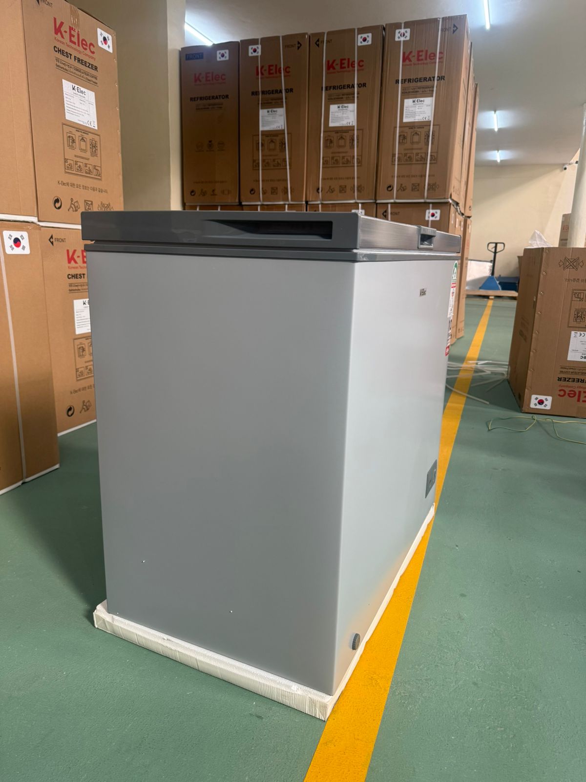 K-ELEC 200 Litres Vertical Chest Freezer KC25-KSS Energy Efficient Deep Freezer Perfect for Home & Business Use Fast Cooling Refrigerator + Free Fridge Guard