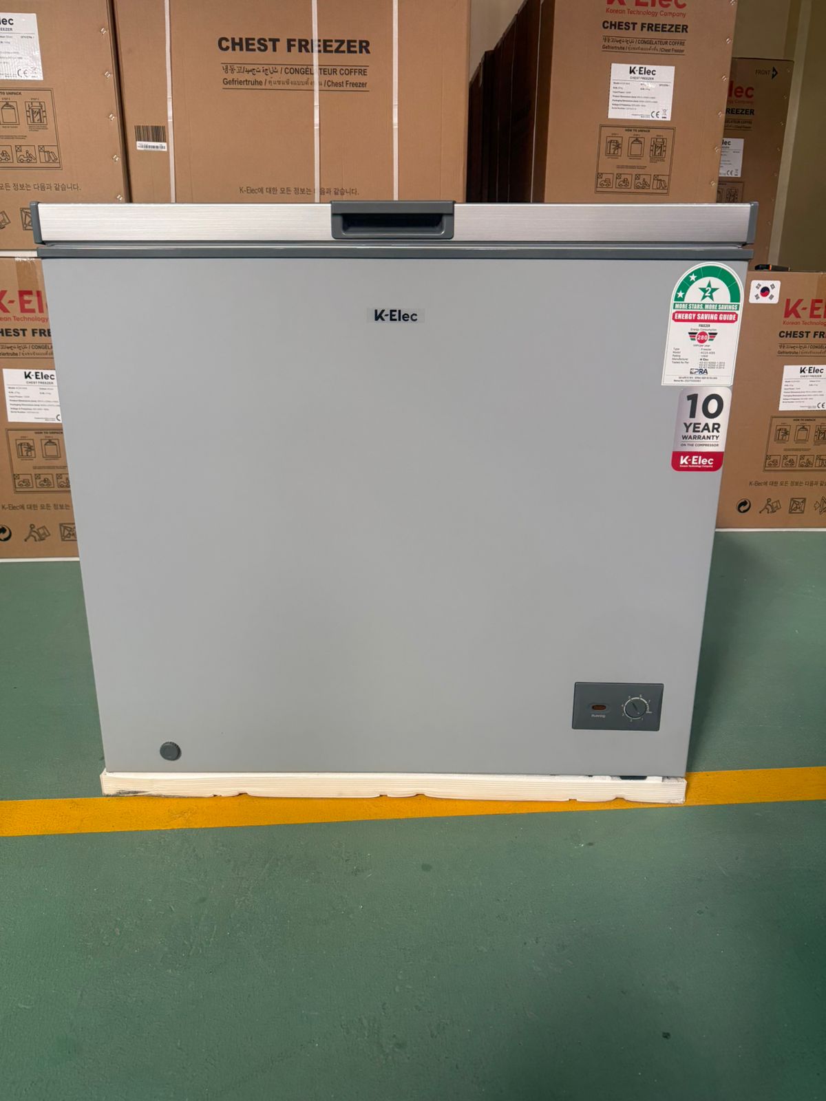 K-ELEC 200 Litres Vertical Chest Freezer KC25-KSS Energy Efficient Deep Freezer Perfect for Home & Business Use Fast Cooling Refrigerator + Free Fridge Guard