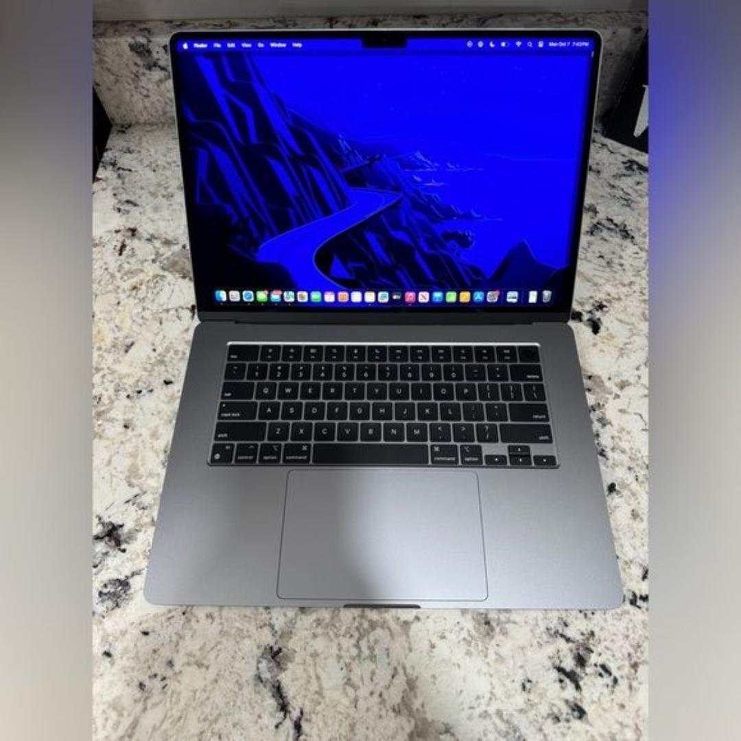 MacBook Air 15 M3 2024 24gb 512 ssd