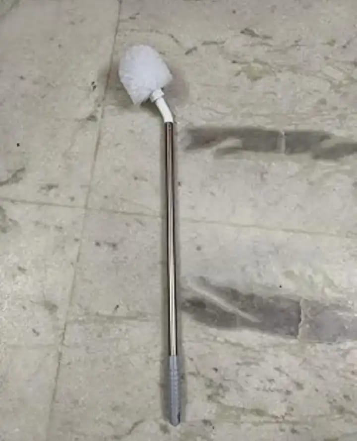 Bent Gallon Bottle Cleaning Brush – Long Handle Deep Cleaning Brush for Water Gallons, Jugs & Dispensers (White)