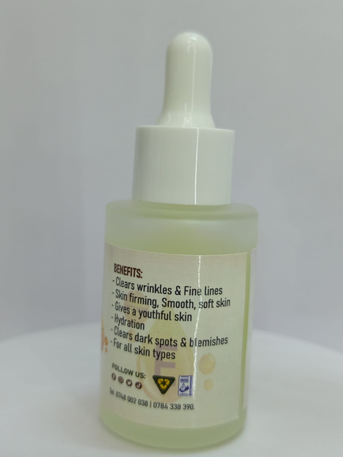 RETINO  VITAMIN A&E)
Key Benefits of Retinol + Vitamin E Serum
Anti-Aging & Wrinkle Reduction: Retinol stimulates collagen and elastin, significantly diminishing the appearance of fine lines, wrinkles