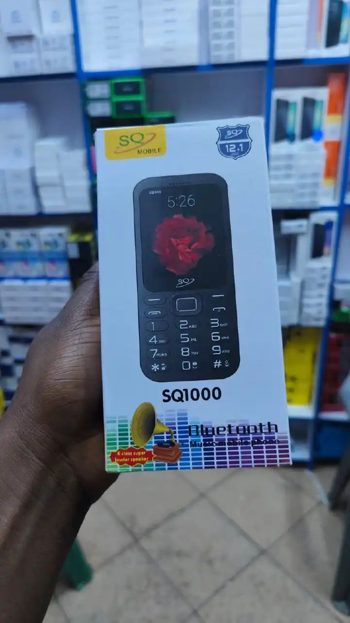 SQ Sq1000 - Powerbank Phone -5980mAh battery capacity 2.8`` HD SCREEN DUAL SIM OR QUAD SIM PHONE button mobile phone dual sim card Bluetooth connectivity spotlight torch FEATURED PHONE
