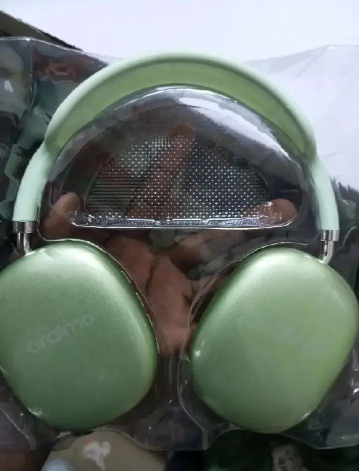 Oraimo i12 Wireless Headset – Super Bass Wireless Bluetooth Headphones With Microphone and Noise Cancellation Gaming Headset Stereo HiFi Earphones- (Random of Black, white, green and Pink)