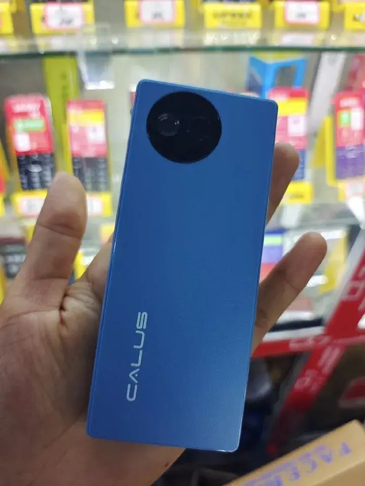 [NEW ARRIVALS!!!!]CALUS C302i phone 1.77" screen Display 2500 Battery Capacity wireless FM Torch light dual sim bright torch CALUS smart live Type C charging featured phone