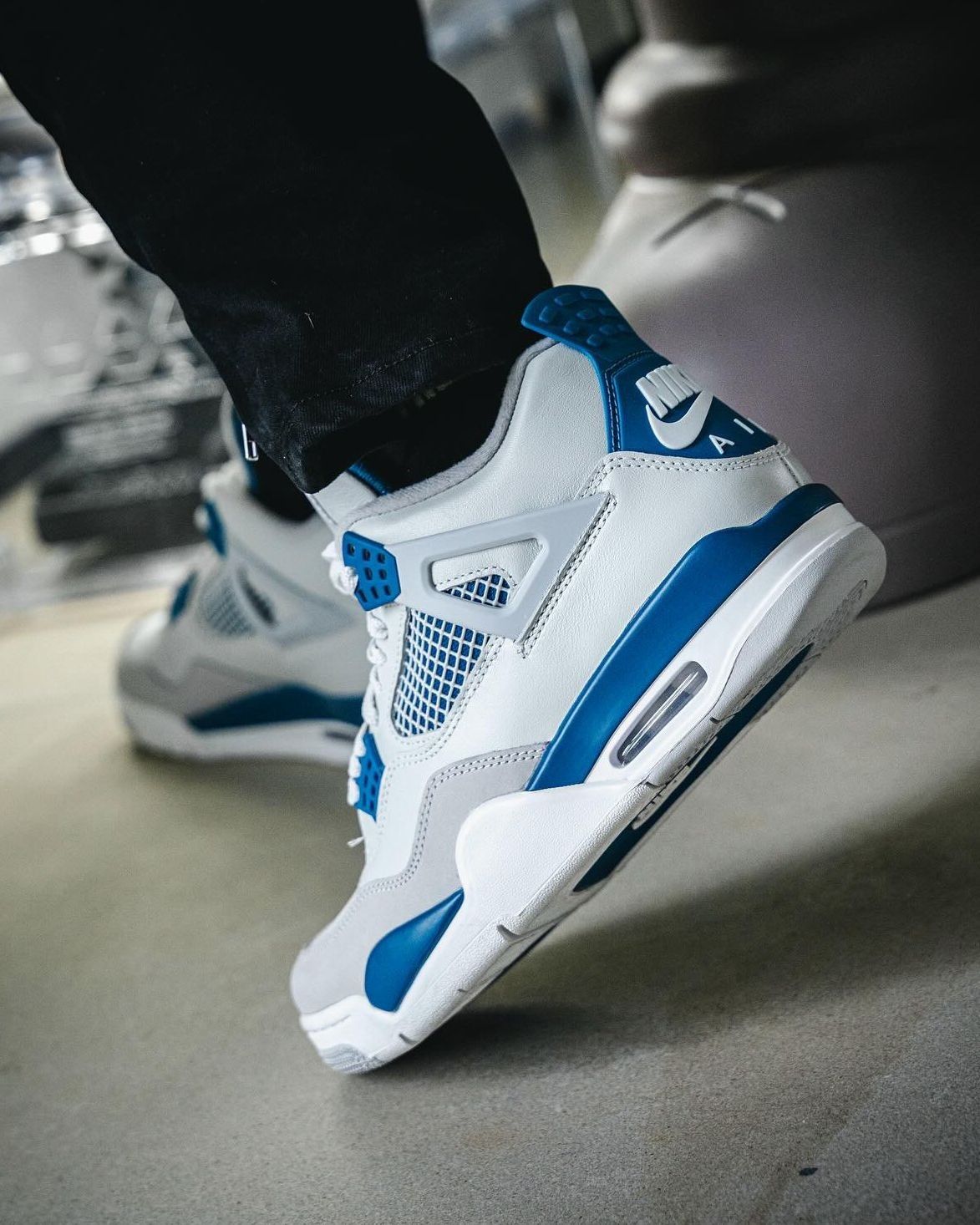 Air Jordan 4 Retro